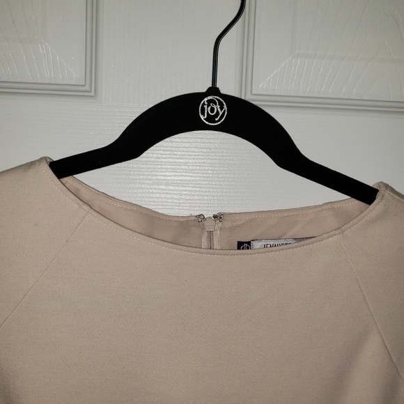 Dress - Picture 2 of 7